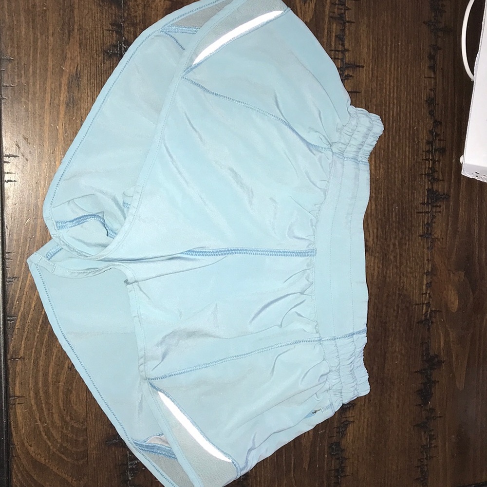 Lululemon hotty hot shorts- 2.5 inch